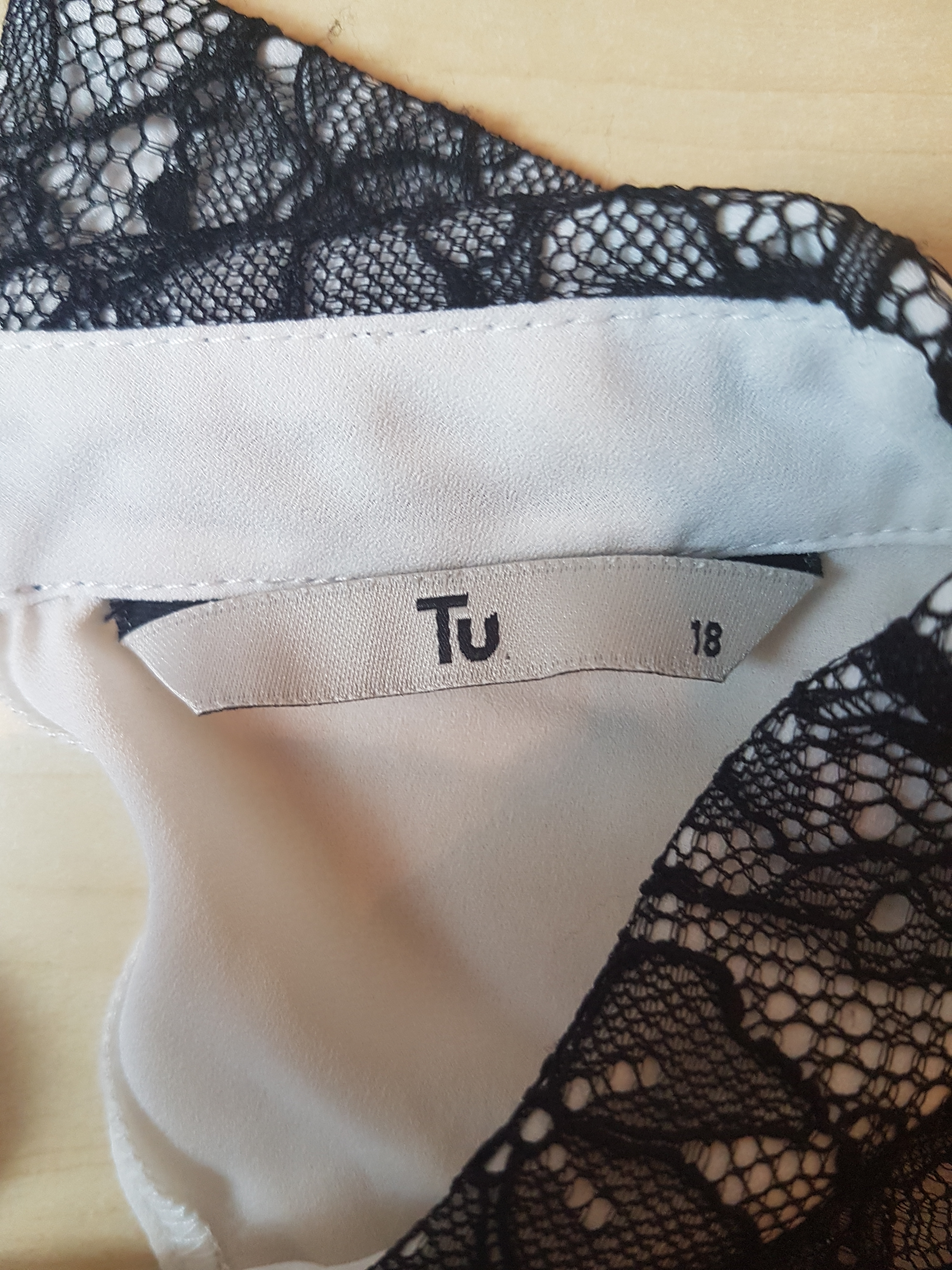 Moteriški balti puošnūs marškineliai, TU, 18 dydis, apykaklė